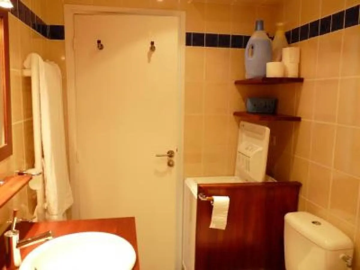 Stylish One Bedroom Apartment In Central Cannes Just Off The Croisette And Near Beaches - 680